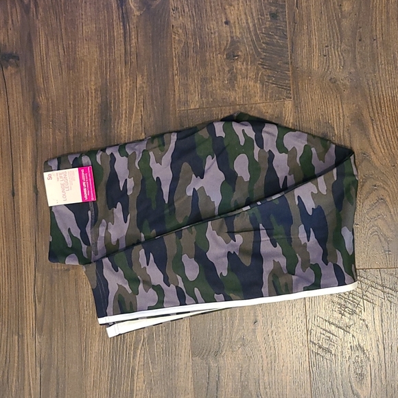 NWT - Camo Leggings - Picture 2 of 4
